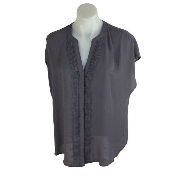 Torrid Gail Short Sleeve V-Neck Gray Blouse Top Womens Size Large - Picture 1 of 9